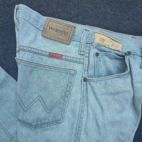 Vintage Light Wash Wrangler Jeans - Picture 7 of 8